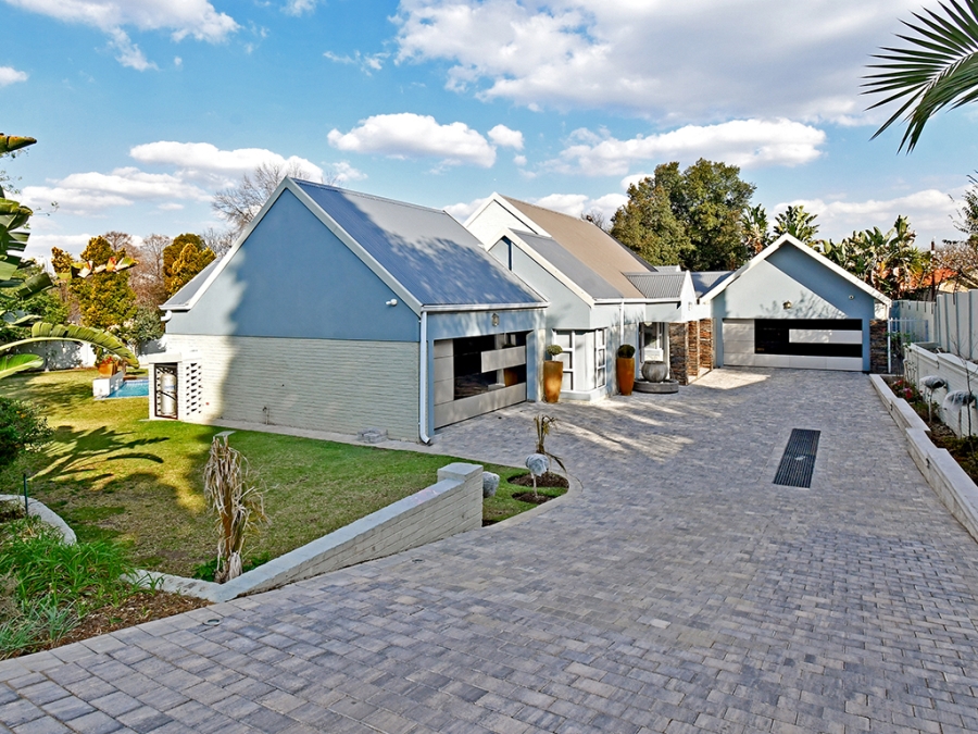 4 Bedroom Property for Sale in Hurlingham Manor Gauteng