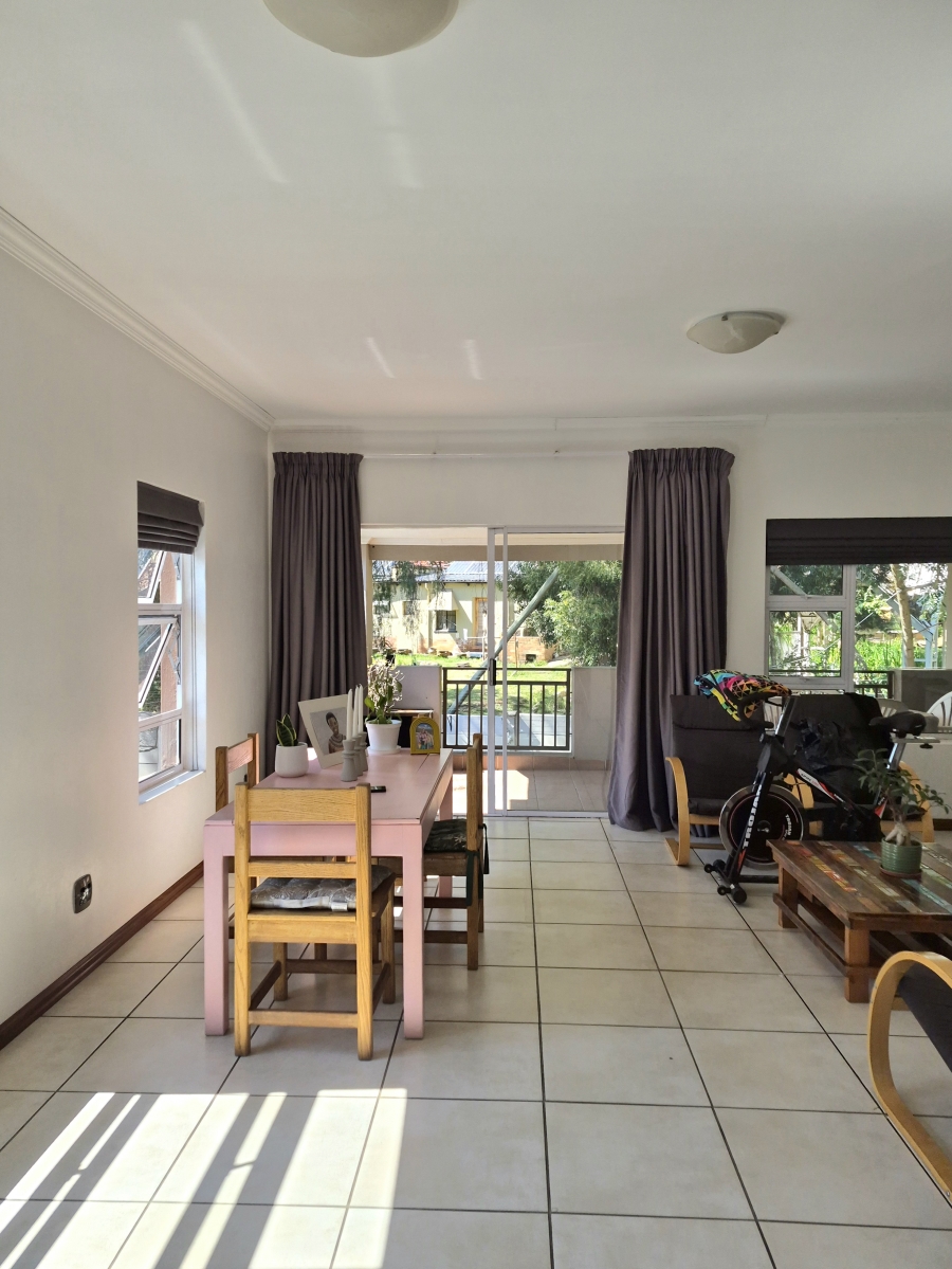 2 Bedroom Property for Sale in Saxonwold Gauteng