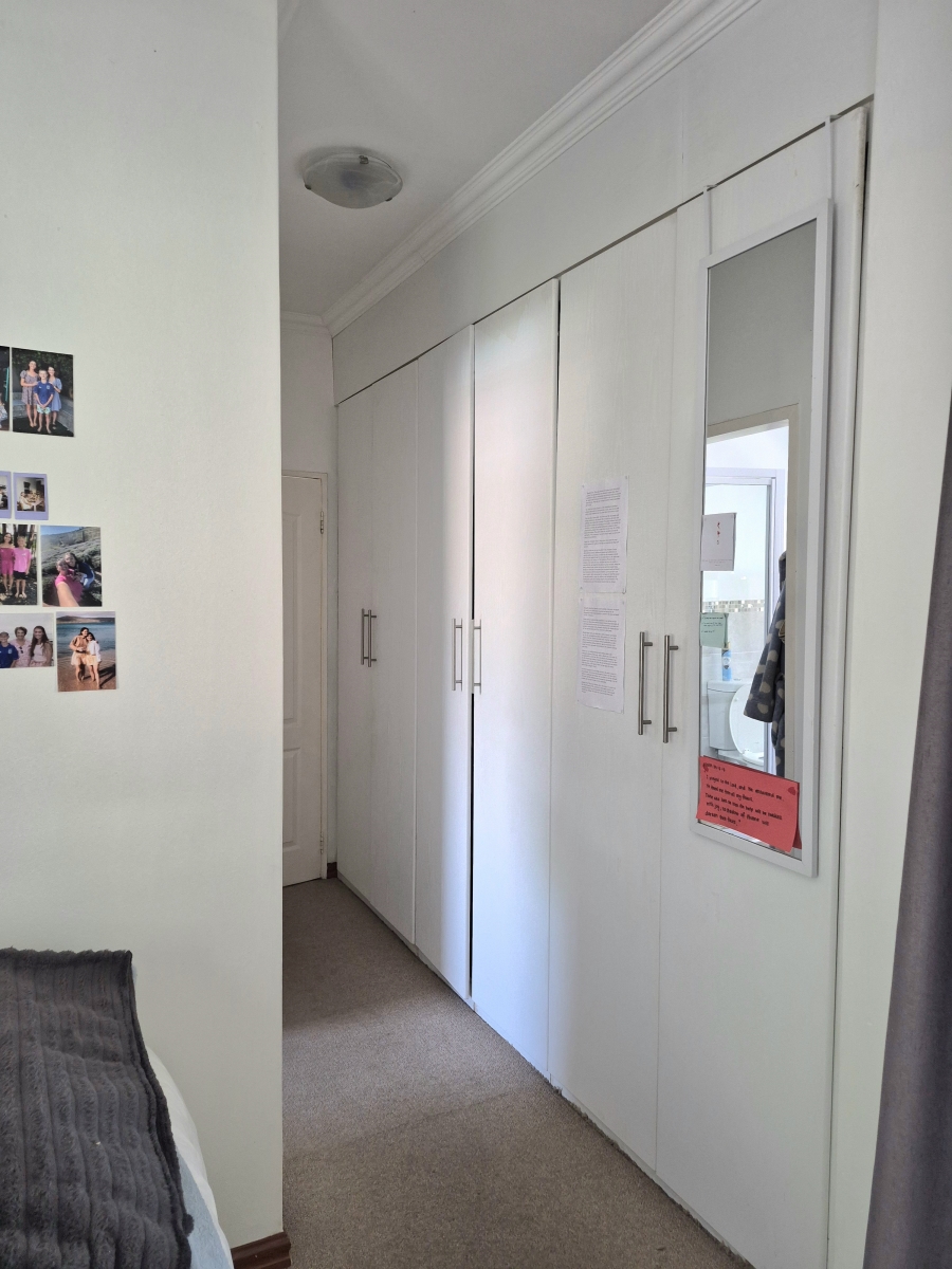 2 Bedroom Property for Sale in Saxonwold Gauteng