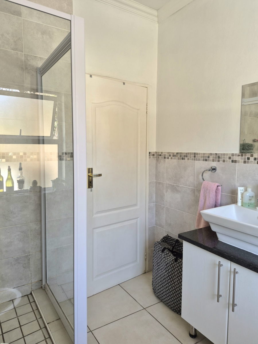 2 Bedroom Property for Sale in Saxonwold Gauteng