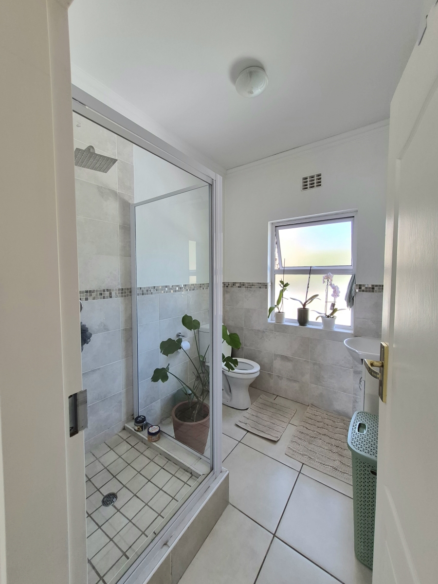 2 Bedroom Property for Sale in Saxonwold Gauteng