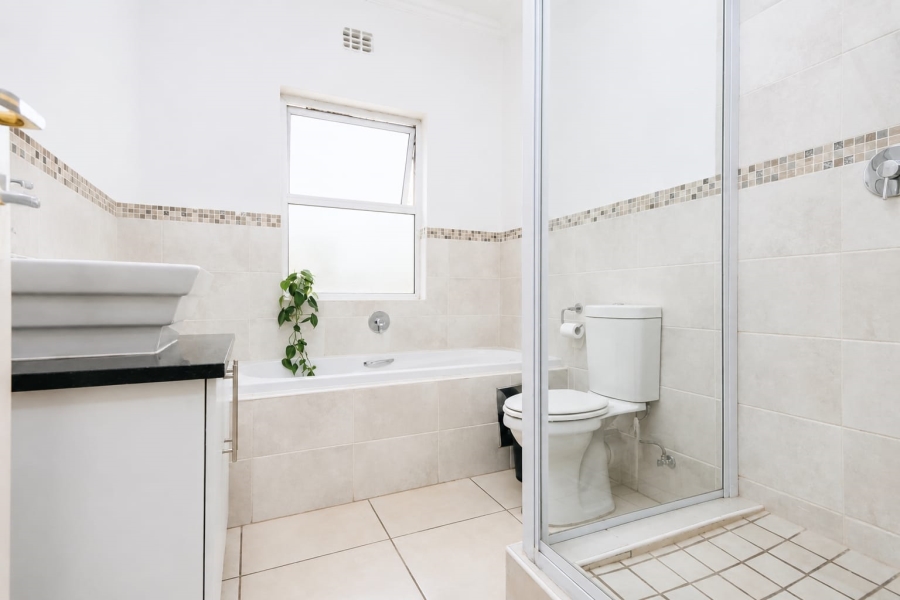 2 Bedroom Property for Sale in Saxonwold Gauteng