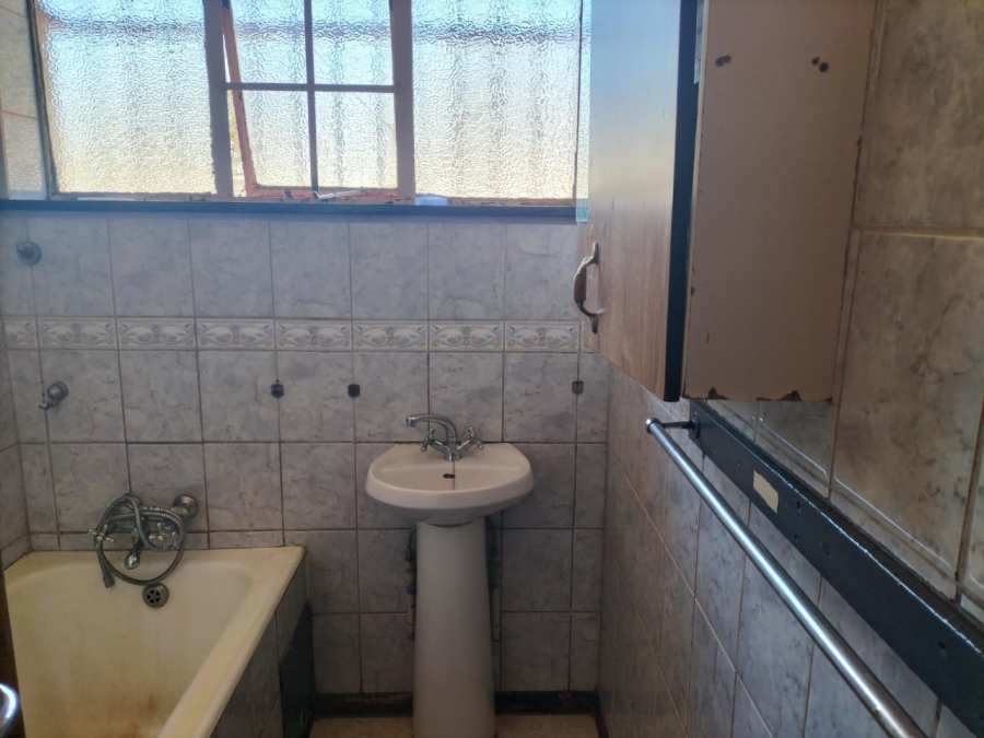 3 Bedroom Property for Sale in Westonaria Gauteng