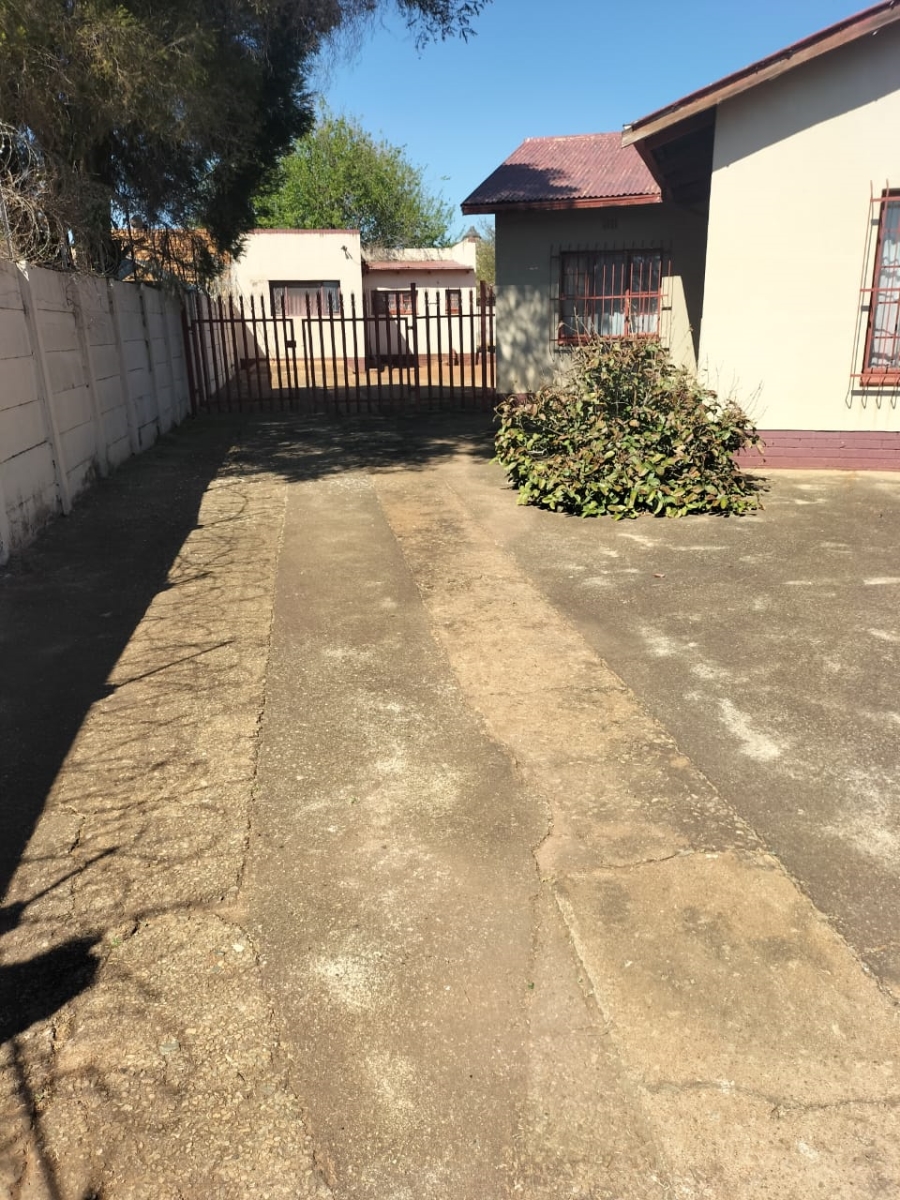 3 Bedroom Property for Sale in Westonaria Gauteng