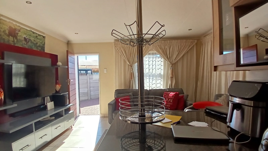 2 Bedroom Property for Sale in Mindalore Gauteng