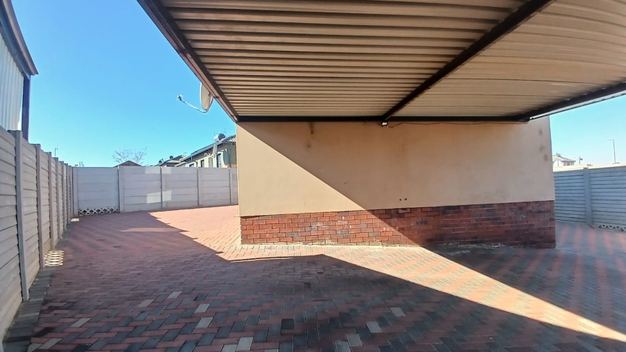 2 Bedroom Property for Sale in Mindalore Gauteng