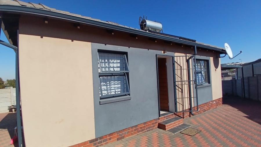 2 Bedroom Property for Sale in Mindalore Gauteng