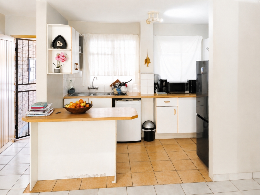 2 Bedroom Property for Sale in Die Hoewes Gauteng