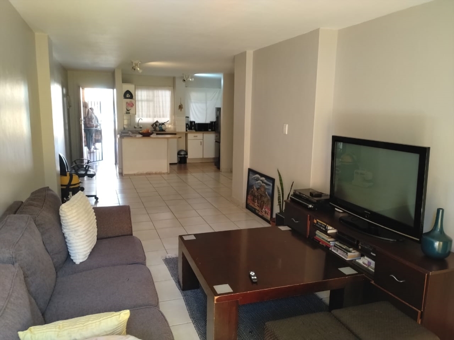 2 Bedroom Property for Sale in Die Hoewes Gauteng