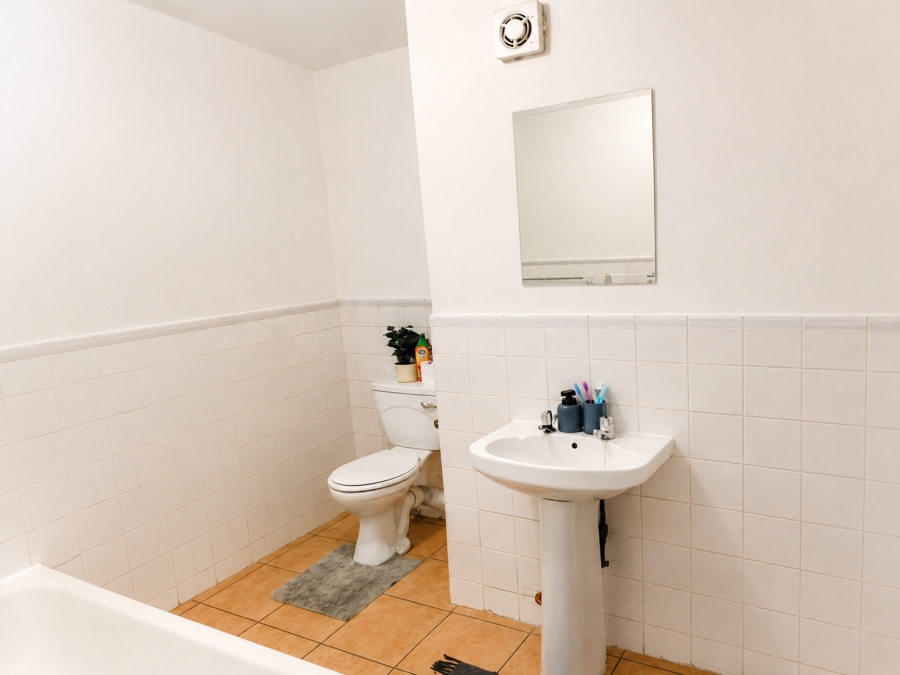 2 Bedroom Property for Sale in Die Hoewes Gauteng