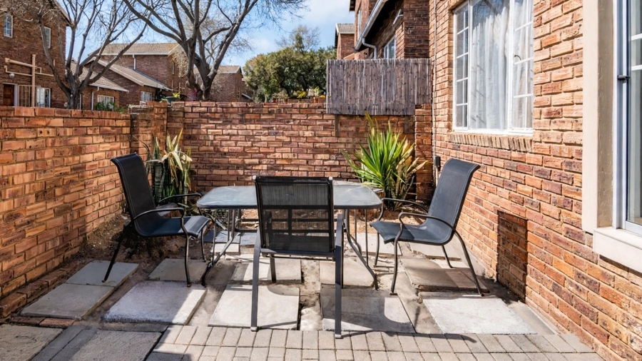 3 Bedroom Property for Sale in Wilgeheuwel Gauteng