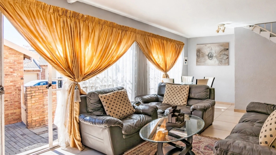 3 Bedroom Property for Sale in Wilgeheuwel Gauteng