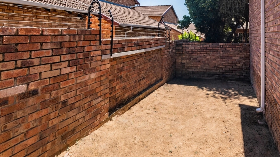 3 Bedroom Property for Sale in Wilgeheuwel Gauteng