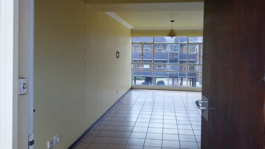 To Let 2 Bedroom Property for Rent in Rhodesfield Gauteng