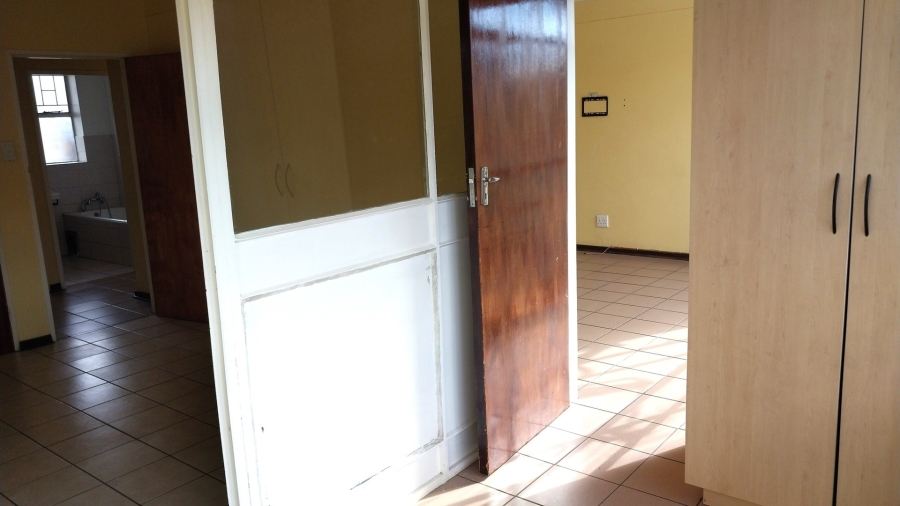 To Let 2 Bedroom Property for Rent in Rhodesfield Gauteng