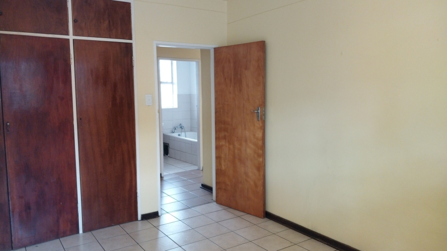 To Let 2 Bedroom Property for Rent in Rhodesfield Gauteng