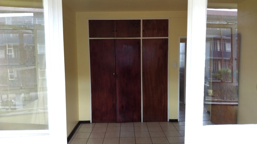 To Let 2 Bedroom Property for Rent in Rhodesfield Gauteng