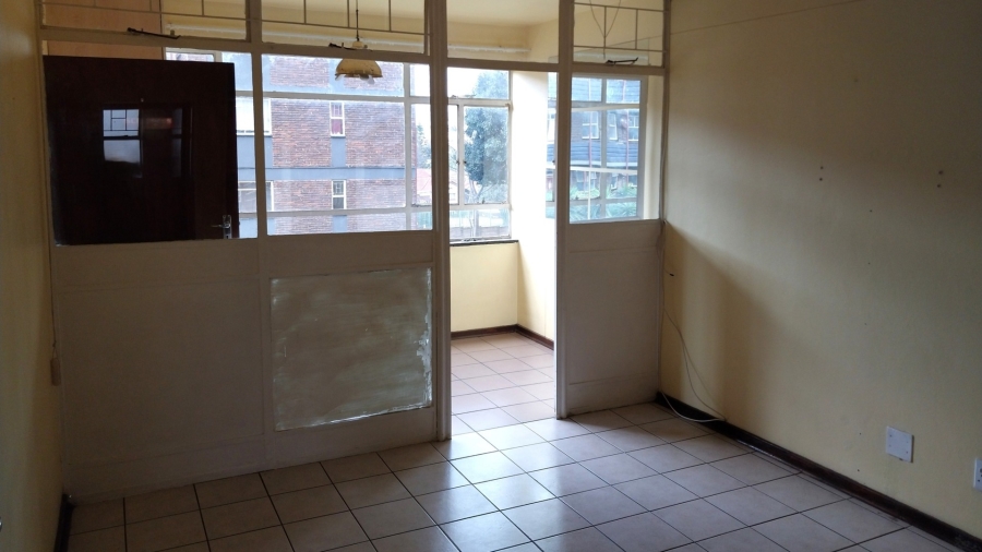 To Let 2 Bedroom Property for Rent in Rhodesfield Gauteng