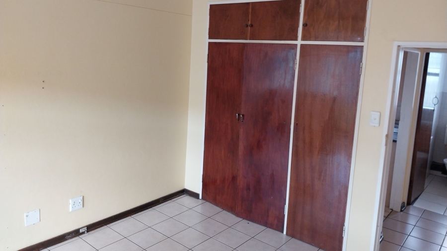 To Let 2 Bedroom Property for Rent in Rhodesfield Gauteng