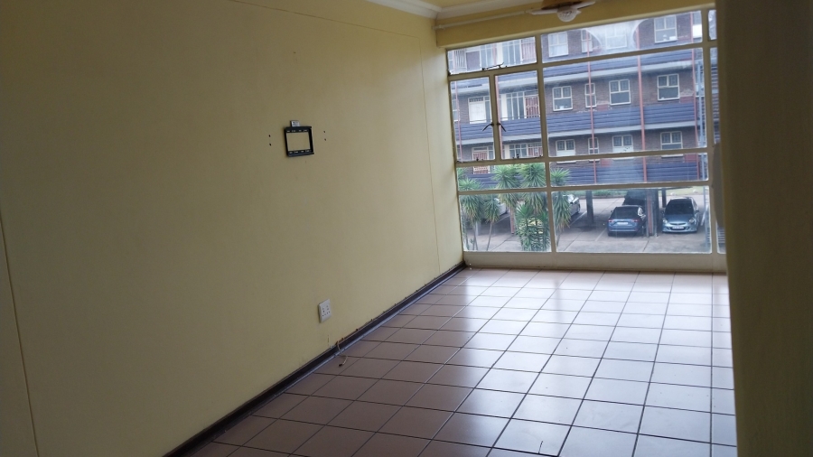 To Let 2 Bedroom Property for Rent in Rhodesfield Gauteng