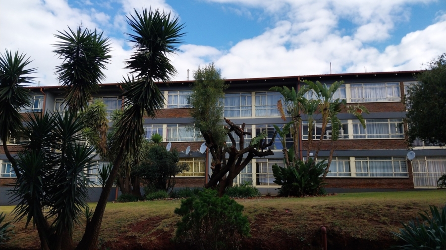 To Let 2 Bedroom Property for Rent in Rhodesfield Gauteng