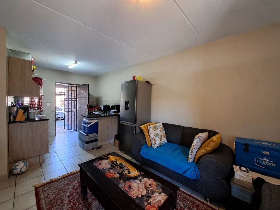 2 Bedroom Property for Sale in Heuweloord Gauteng
