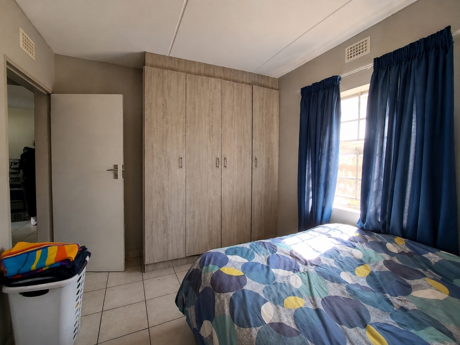 2 Bedroom Property for Sale in Heuweloord Gauteng