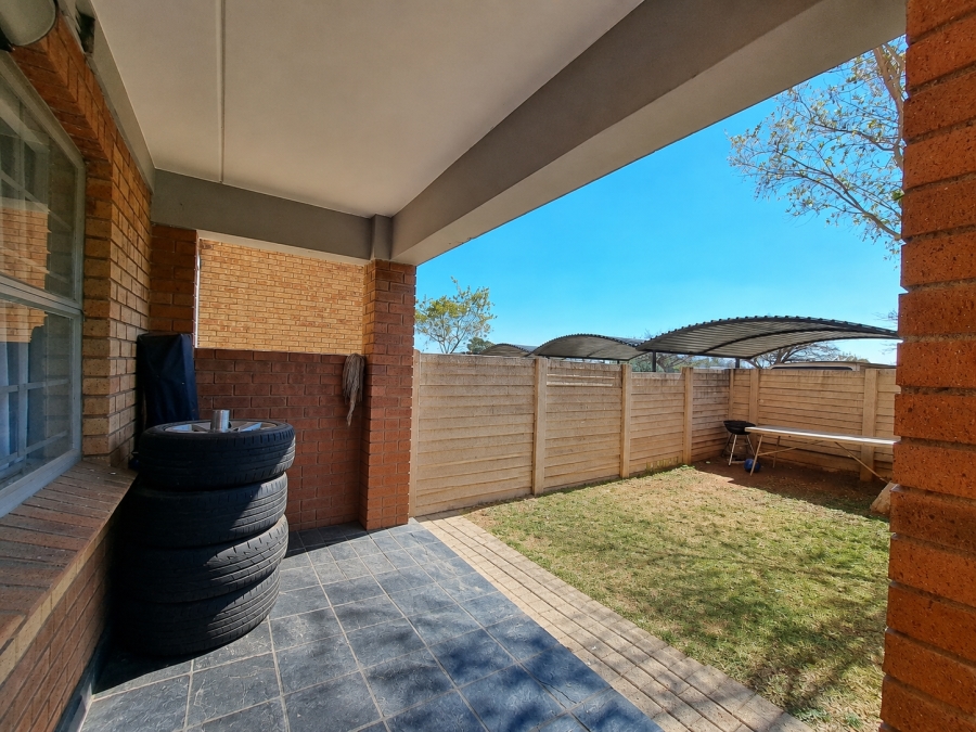 2 Bedroom Property for Sale in Heuweloord Gauteng