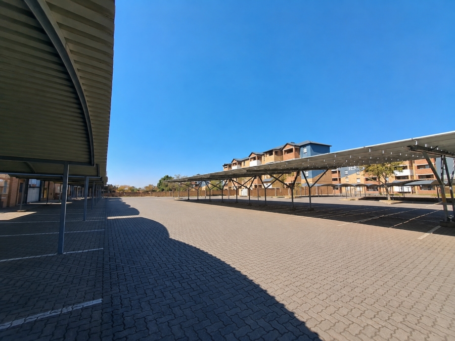 2 Bedroom Property for Sale in Heuweloord Gauteng