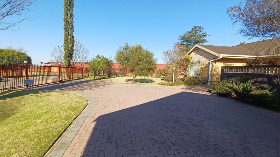4 Bedroom Property for Sale in Vanderbijlpark SE 7 Gauteng