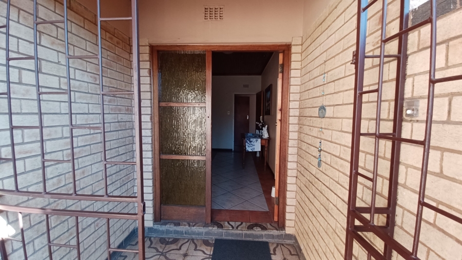 4 Bedroom Property for Sale in Vanderbijlpark SE 7 Gauteng