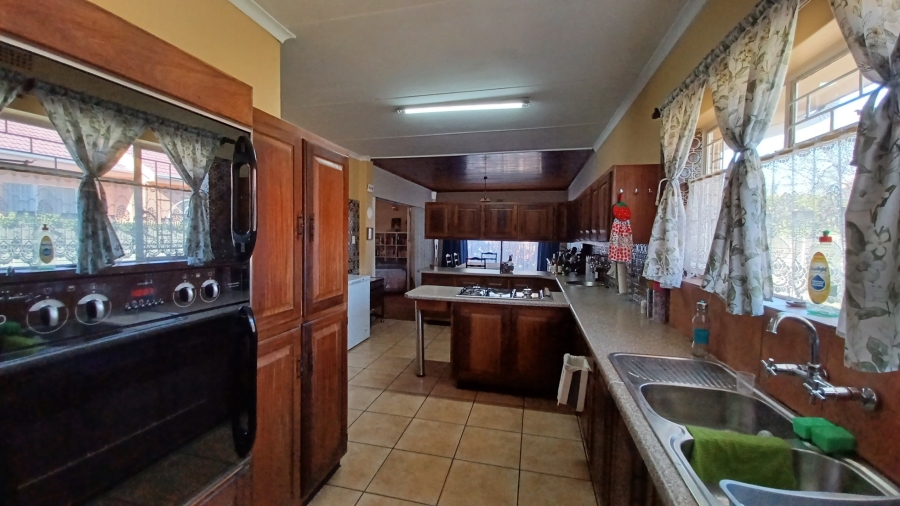 4 Bedroom Property for Sale in Vanderbijlpark SE 7 Gauteng
