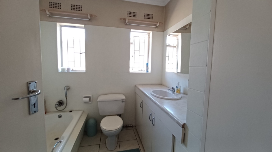 4 Bedroom Property for Sale in Vanderbijlpark SE 7 Gauteng