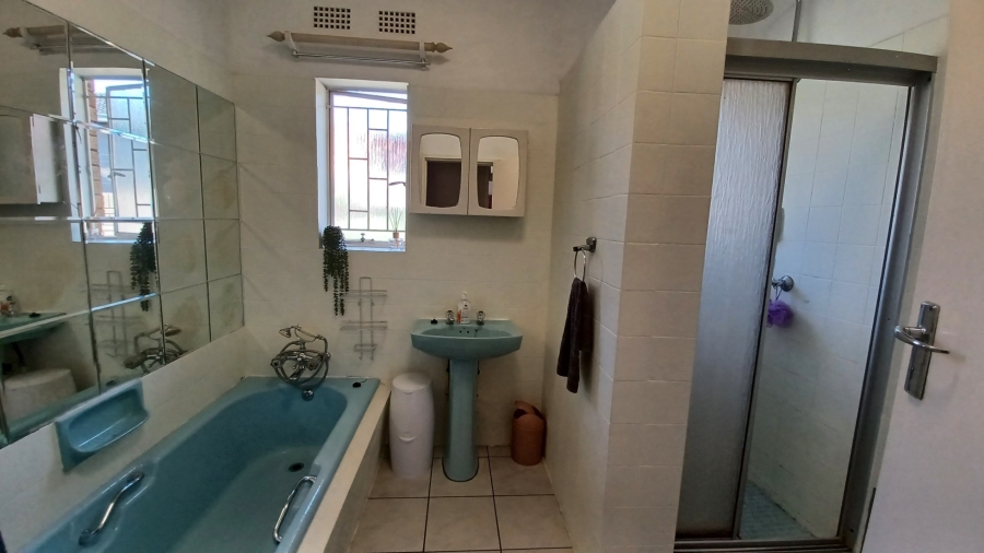 4 Bedroom Property for Sale in Vanderbijlpark SE 7 Gauteng