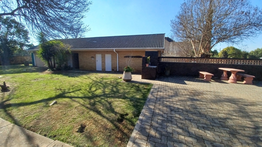 4 Bedroom Property for Sale in Vanderbijlpark SE 7 Gauteng