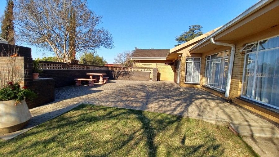4 Bedroom Property for Sale in Vanderbijlpark SE 7 Gauteng