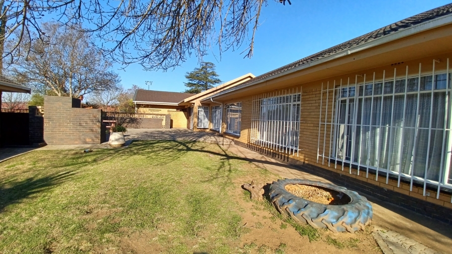 4 Bedroom Property for Sale in Vanderbijlpark SE 7 Gauteng