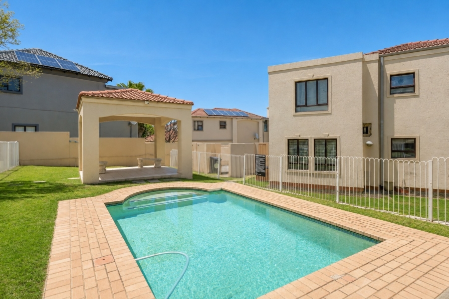2 Bedroom Property for Sale in Fourways Gauteng