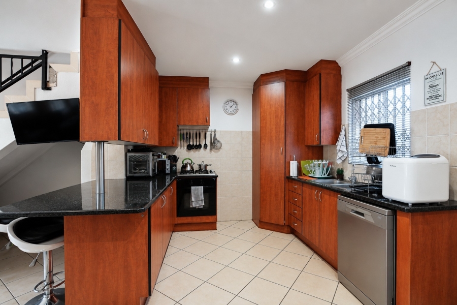 2 Bedroom Property for Sale in Annlin Gauteng