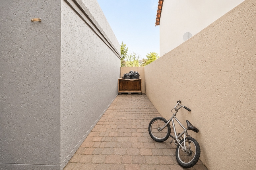 2 Bedroom Property for Sale in Annlin Gauteng