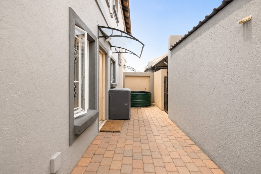 2 Bedroom Property for Sale in Annlin Gauteng
