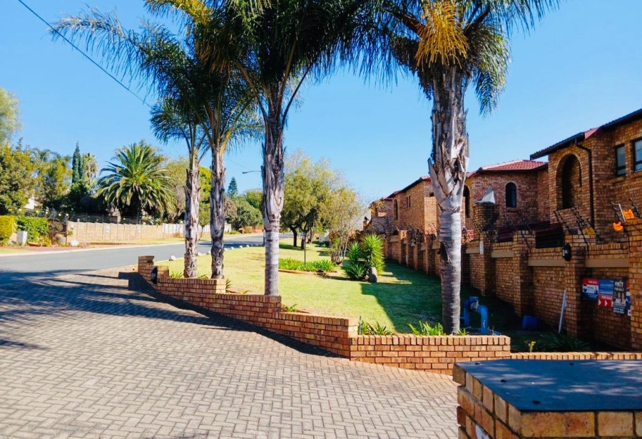 3 Bedroom Property for Sale in Noordheuwel Gauteng