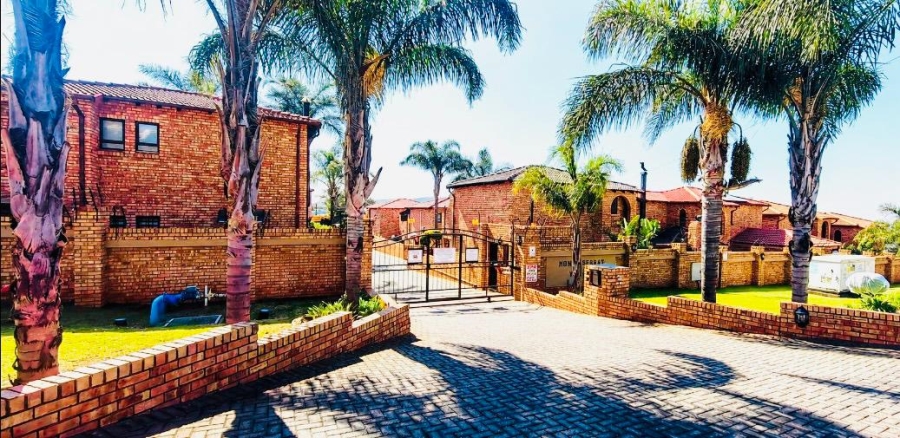 3 Bedroom Property for Sale in Noordheuwel Gauteng