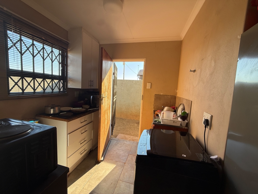2 Bedroom Property for Sale in Toekomsrus Gauteng