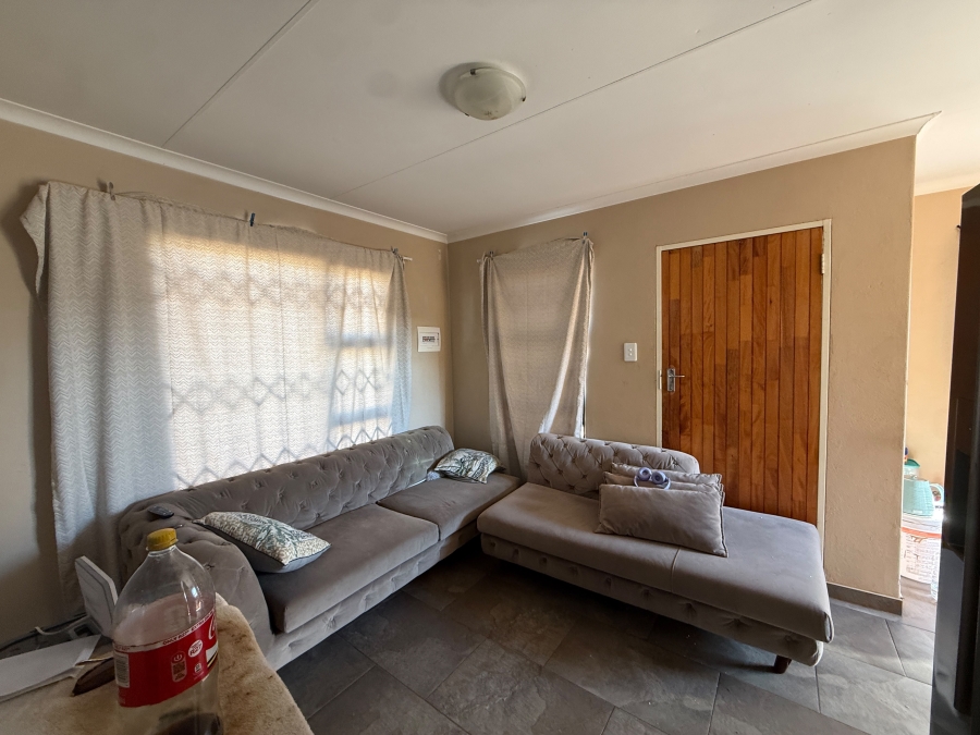 2 Bedroom Property for Sale in Toekomsrus Gauteng