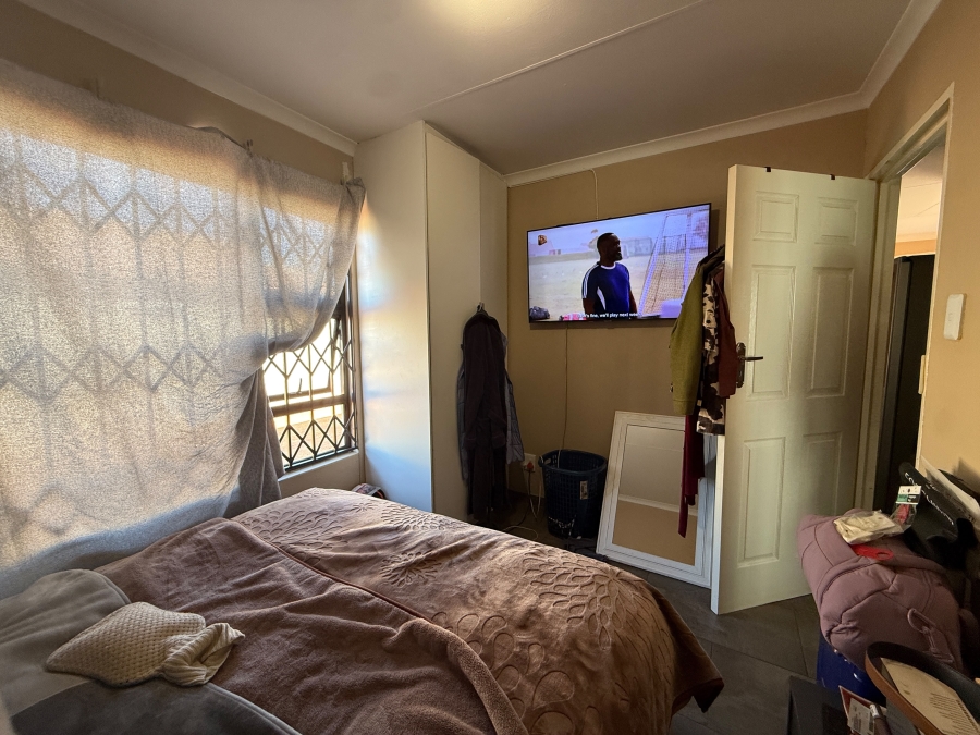 2 Bedroom Property for Sale in Toekomsrus Gauteng