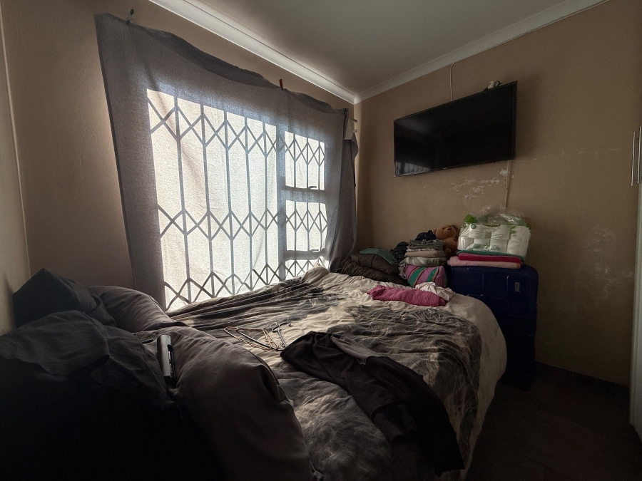 2 Bedroom Property for Sale in Toekomsrus Gauteng