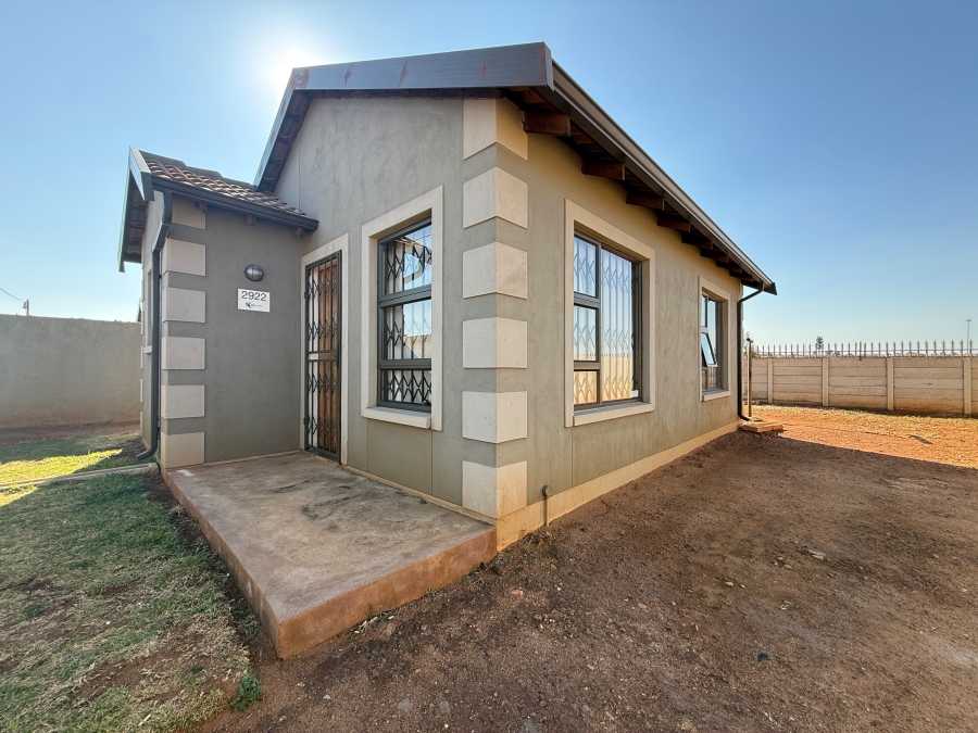 2 Bedroom Property for Sale in Toekomsrus Gauteng
