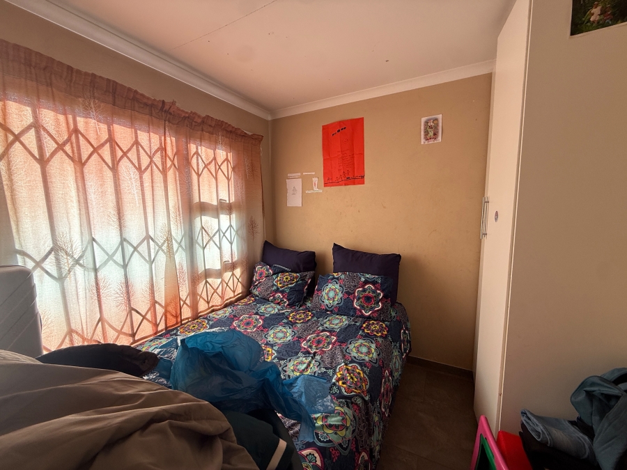 2 Bedroom Property for Sale in Toekomsrus Gauteng