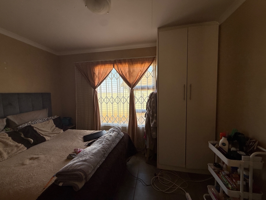 2 Bedroom Property for Sale in Toekomsrus Gauteng